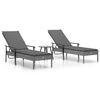 vidaXL Ligbedden 2 st met tafel en kussens poly rattan grijs