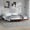 vidaXL Bedframe zonder matras 200x200 cm spaanplaat gerookt eiken