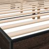 vidaXL Bedframe bewerkt hout metaal bruin eikenkleur 180x200 cm