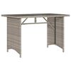 vidaXL Tuintafel met glazen blad 110x68x70 cm poly rattan lichtgrijs