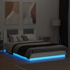 vidaXL Bedframe met hoofdbord en LED-verlichting wit 140x200 cm