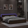 vidaXL Bedframe met hoofdeinde en LED bruin eikenkleur 200x200 cm